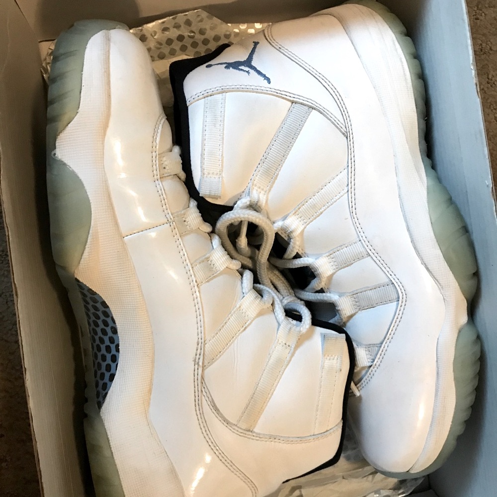 Jordan 11 legend blue